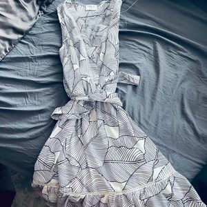 Short printed dress size small